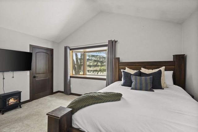 946 Canal Road, Marshall, WI 53559