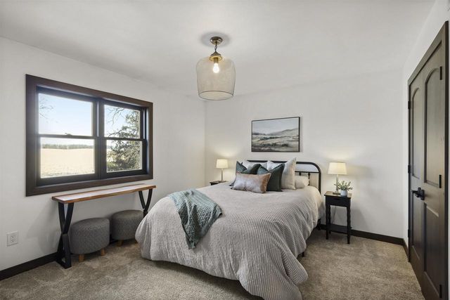 946 Canal Road, Marshall, WI 53559