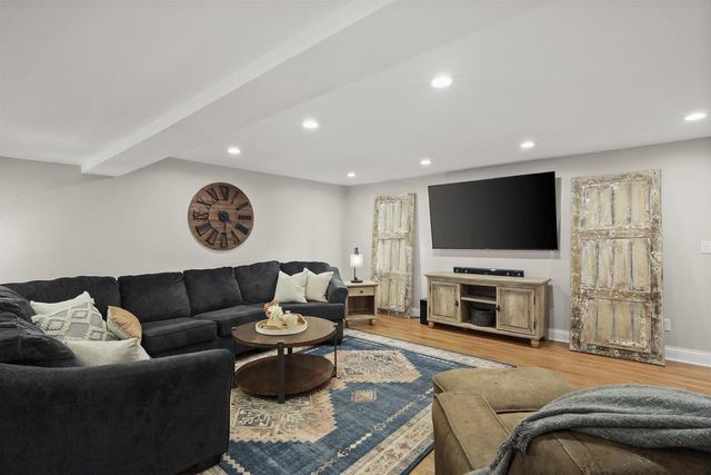 946 Canal Road, Marshall, WI 53559