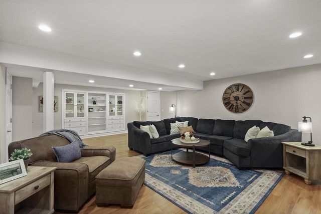 946 Canal Road, Marshall, WI 53559