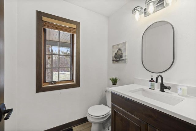 946 Canal Road, Marshall, WI 53559