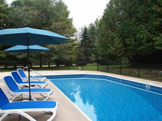 946 Canal Road, Marshall, WI 53559