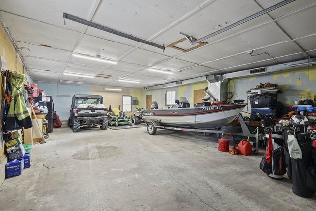 946 Canal Road, Marshall, WI 53559