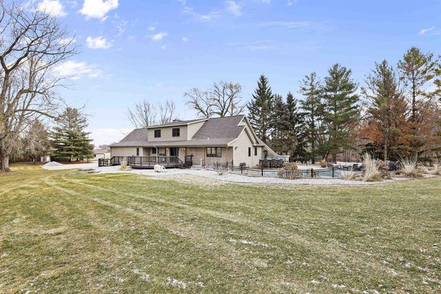 946 Canal Road, Marshall, WI 53559