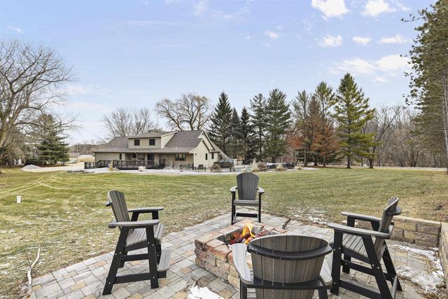 946 Canal Road, Marshall, WI 53559