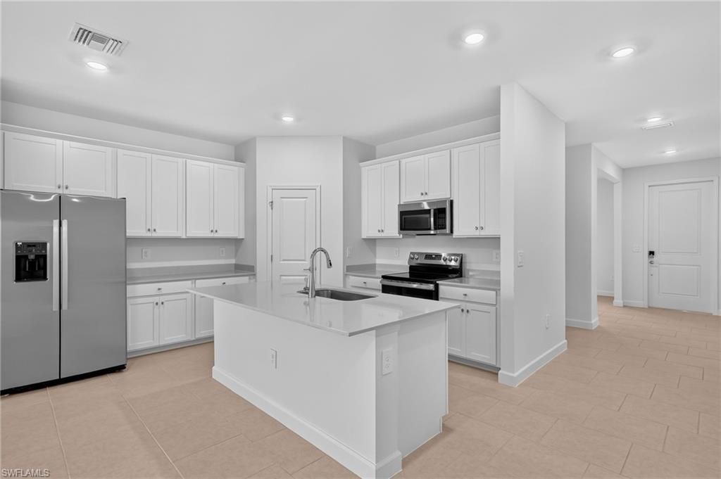 3904 Passion Vine DR, ALVA, FL 33920 — photo 3