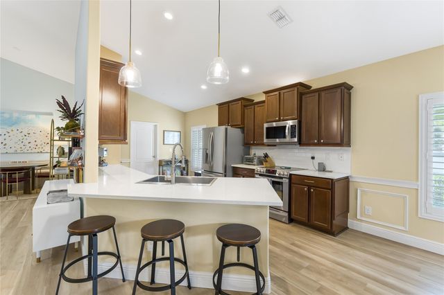 8143 Westfield Circle, Vero Beach, FL 32966