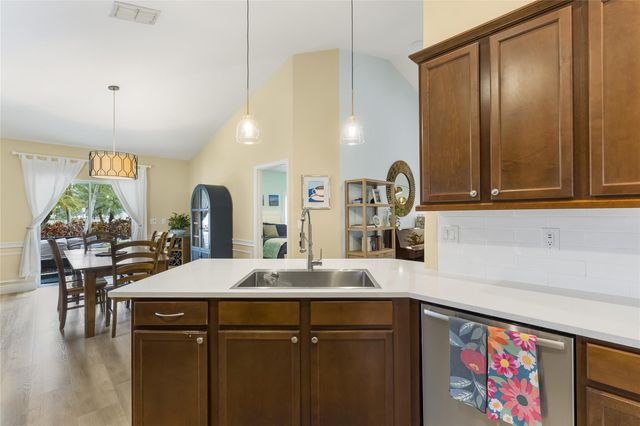 8143 Westfield Circle, Vero Beach, FL 32966