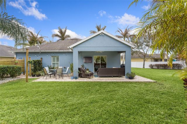 8143 Westfield Circle, Vero Beach, FL 32966