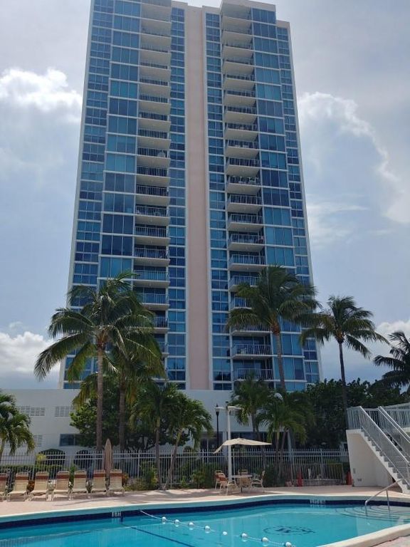 2655 Collins Avenue 602, Miami Beach, FL 33140