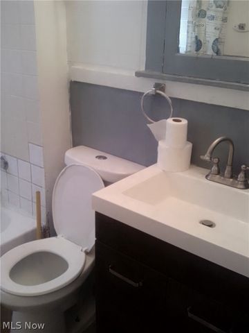 1238 E 145th Street, East Cleveland, OH 44112