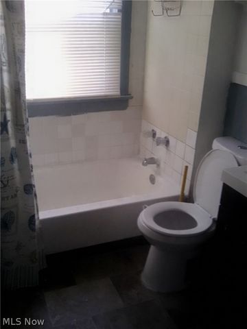 1238 E 145th Street, East Cleveland, OH 44112