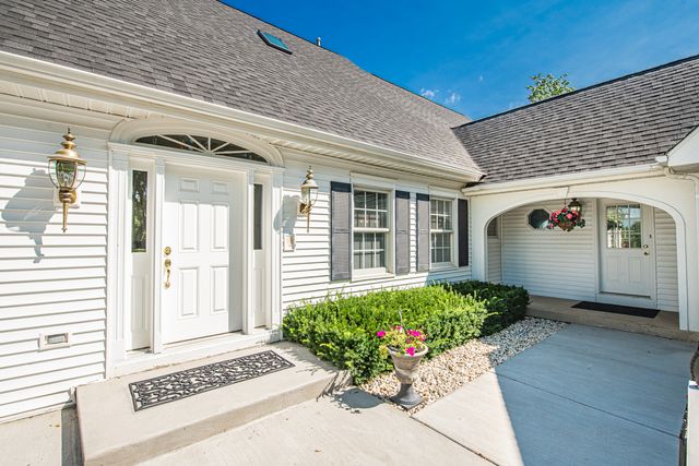 27490 W Wilmot Road, Antioch, IL 60002