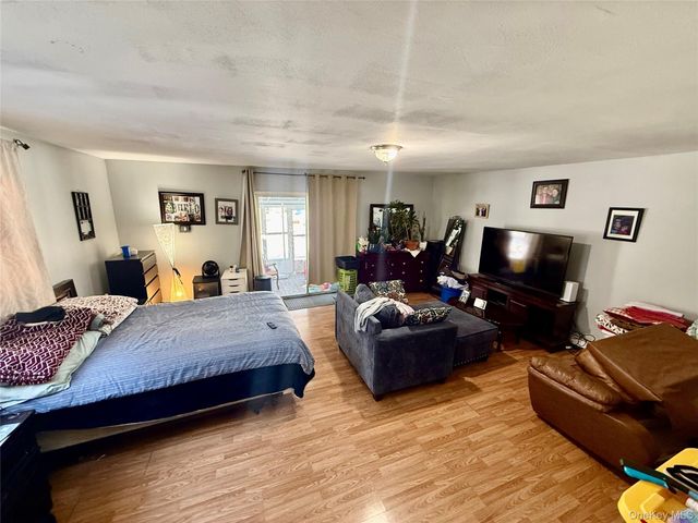 1644 N Gardiner Drive, Bay Shore, NY 11706