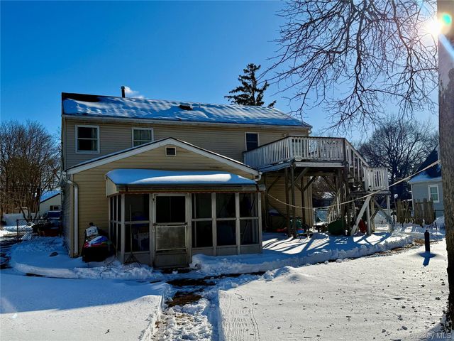 1644 N Gardiner Drive, Bay Shore, NY 11706