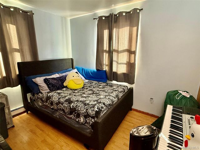 1644 N Gardiner Drive, Bay Shore, NY 11706