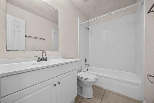 1810 NW 23RD BOULEVARD 203, Gainesville, FL 32605