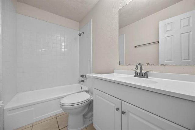 1810 NW 23RD BOULEVARD 203, Gainesville, FL 32605