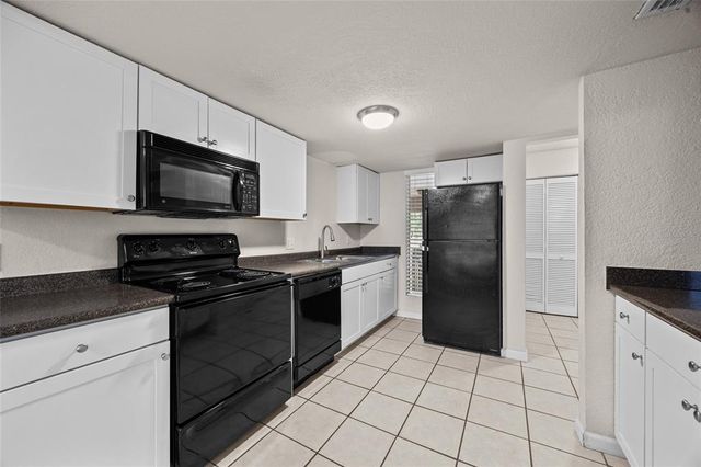 1810 NW 23RD BOULEVARD 203, Gainesville, FL 32605