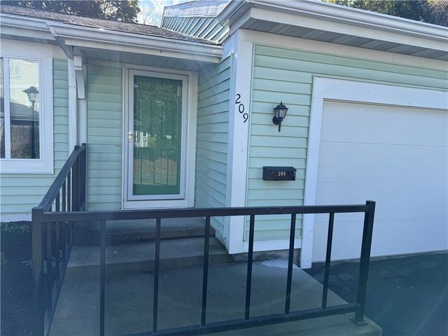 209 Greenway Boulevard, Riga, NY 14428