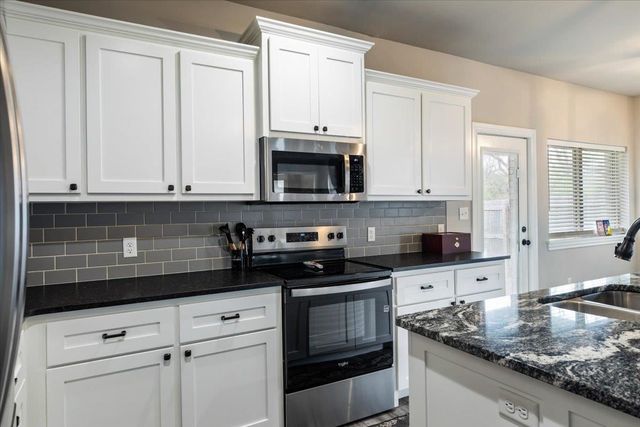 713 Meadow Lane, Cache, OK 73527