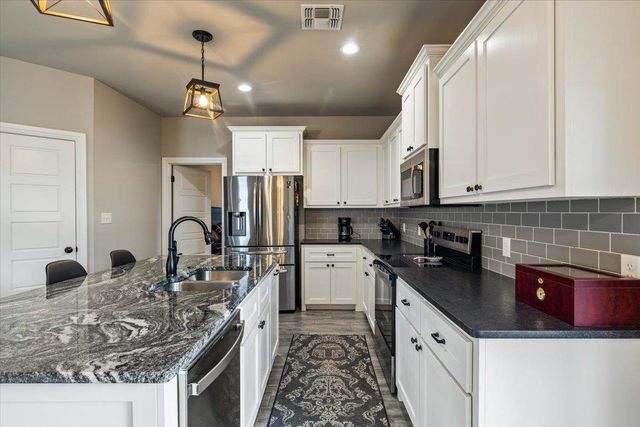 713 Meadow Lane, Cache, OK 73527