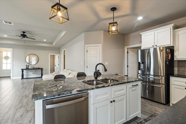 713 Meadow Lane, Cache, OK 73527