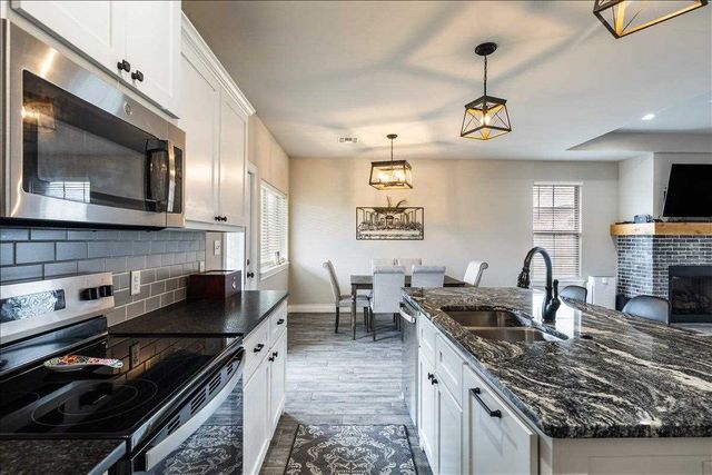 713 Meadow Lane, Cache, OK 73527