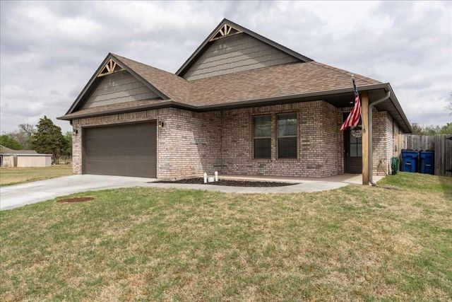 713 Meadow Lane, Cache, OK 73527