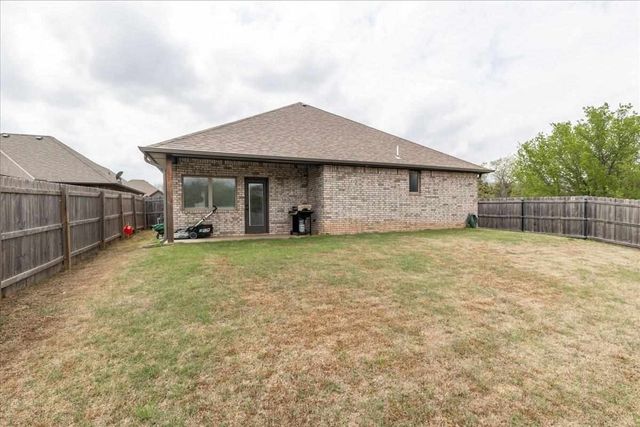 713 Meadow Lane, Cache, OK 73527