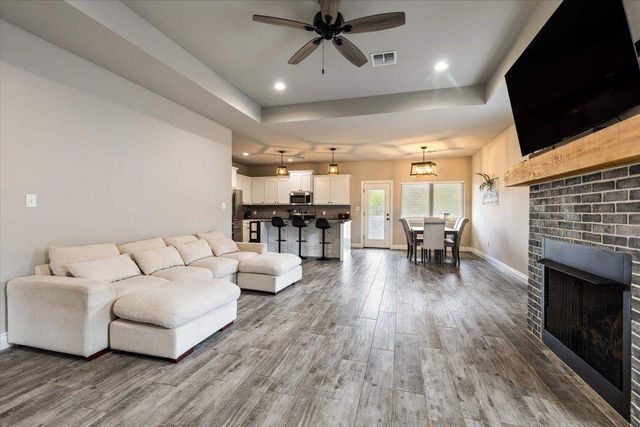 713 Meadow Lane, Cache, OK 73527