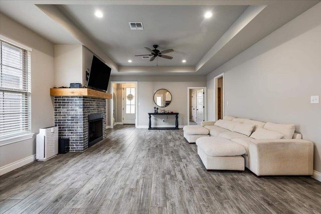 713 Meadow Lane, Cache, OK 73527