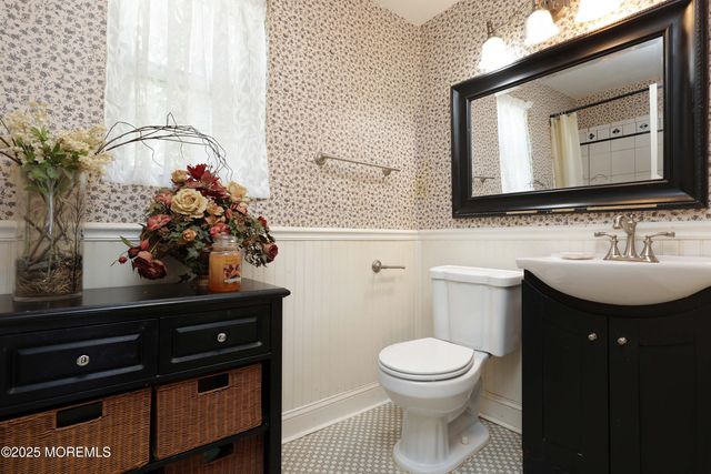 123 Manor Drive, Red Bank, NJ 07701