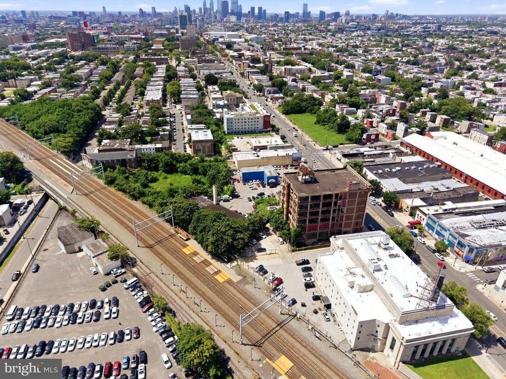 1301 W CUMBERLAND ST, PHILADELPHIA, PA 19132 — exterior