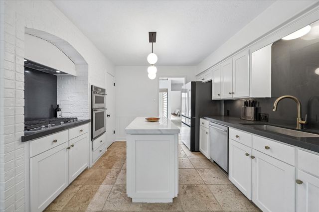 10215 Piping Rock Lane, Houston, TX 77042