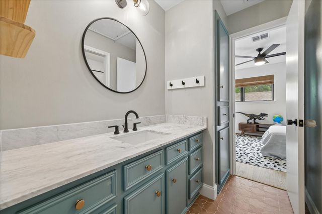 10215 Piping Rock Lane, Houston, TX 77042