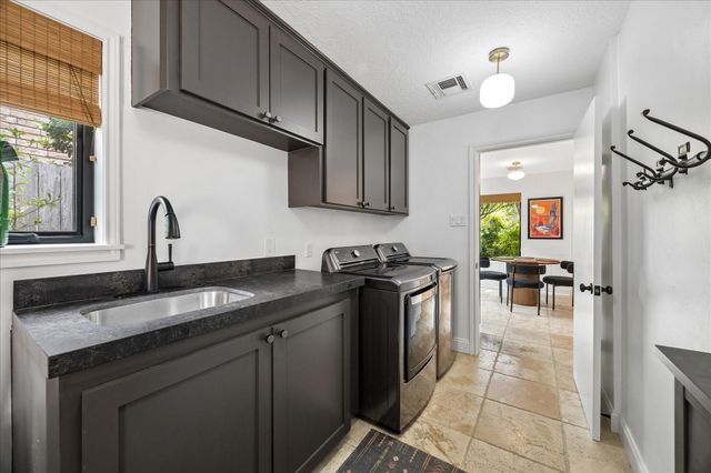 10215 Piping Rock Lane, Houston, TX 77042