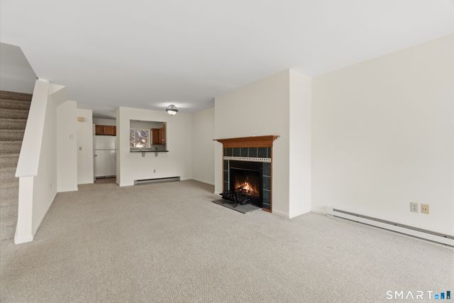 1 Beaver Brook Road 8, Danbury, CT 06810