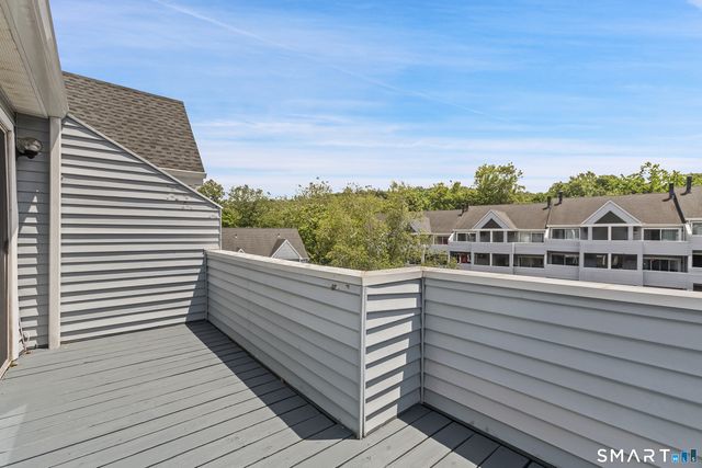 1 Beaver Brook Road 8, Danbury, CT 06810