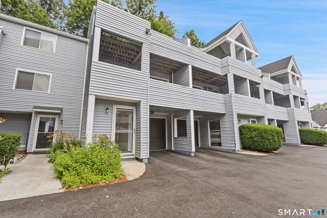 1 Beaver Brook Road 8, Danbury, CT 06810