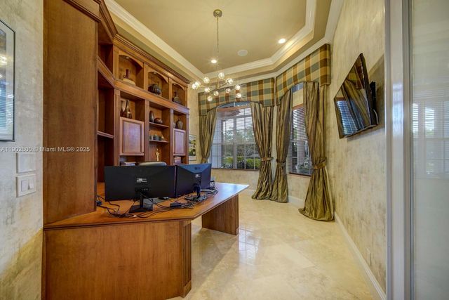 3828 Pine Lake Dr, Weston, FL 33332