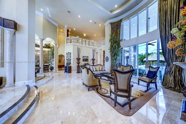 3828 Pine Lake Dr, Weston, FL 33332