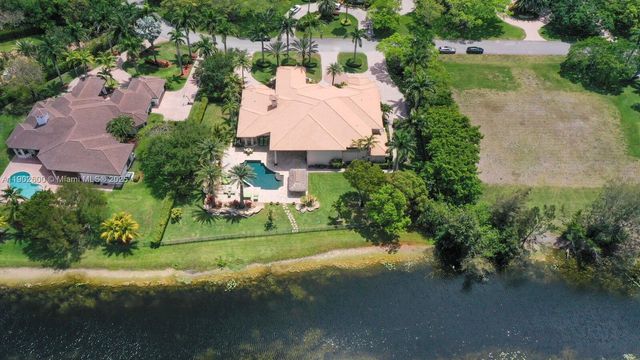 3828 Pine Lake Dr, Weston, FL 33332