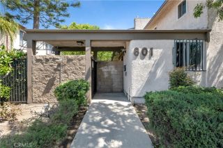 801 E Acacia Avenue F, Glendale, CA 91205