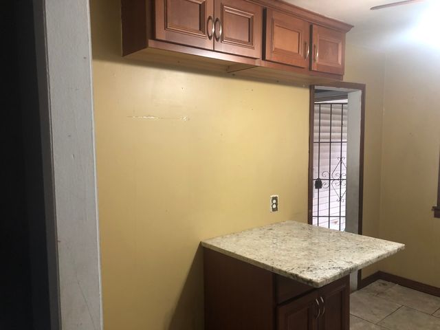 7153 W 72nd Street, Nottingham Park, IL 60638