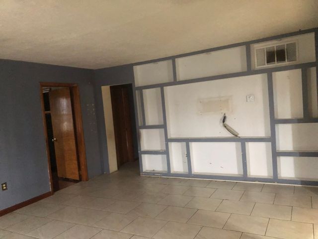 7153 W 72nd Street, Nottingham Park, IL 60638