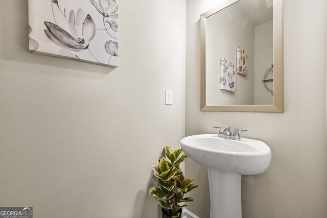 208 Evergreen Way, Loganville, GA 30052