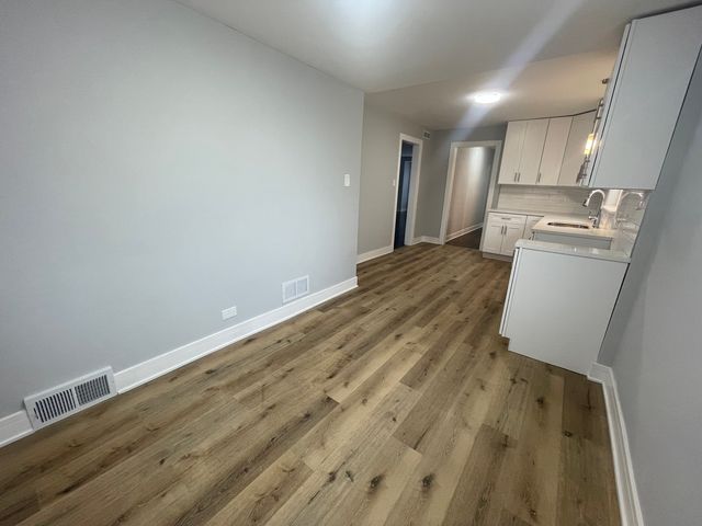 8023 S Yates Boulevard, Chicago, IL 60617