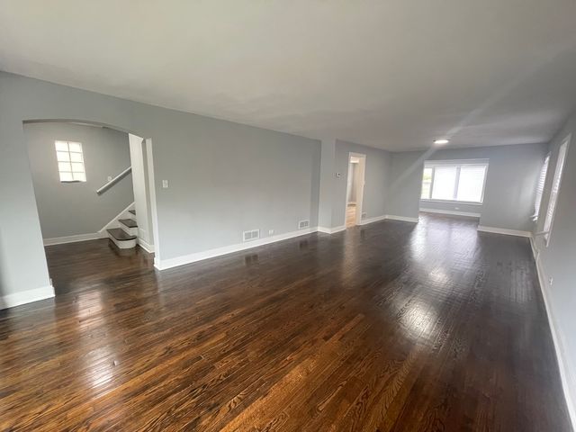 8023 S Yates Boulevard, Chicago, IL 60617