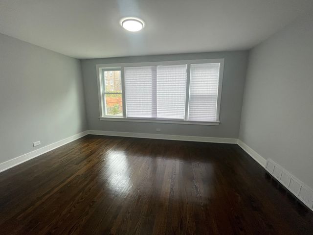 8023 S Yates Boulevard, Chicago, IL 60617